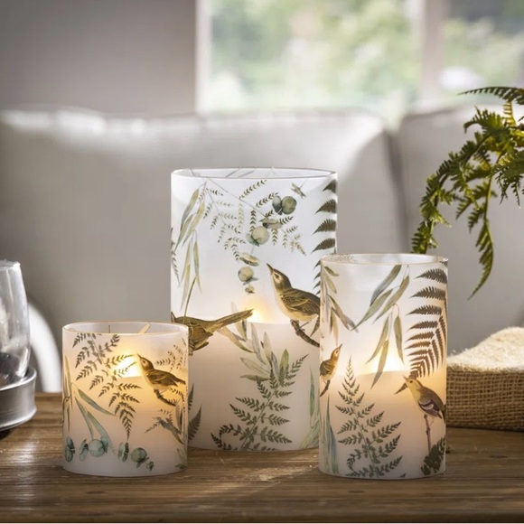 Illumaflame Natural LED Flame Technology 5” x 8” LED Candle. Green Bird Design - Picture 2 of 2